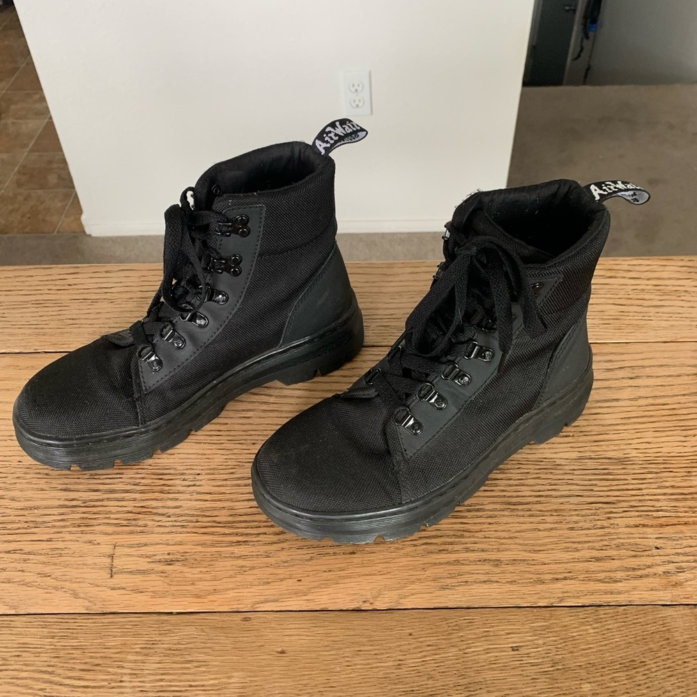 Dr. Martins Combs Boot size 8 US. Gently worn a few times. Retails new $110.